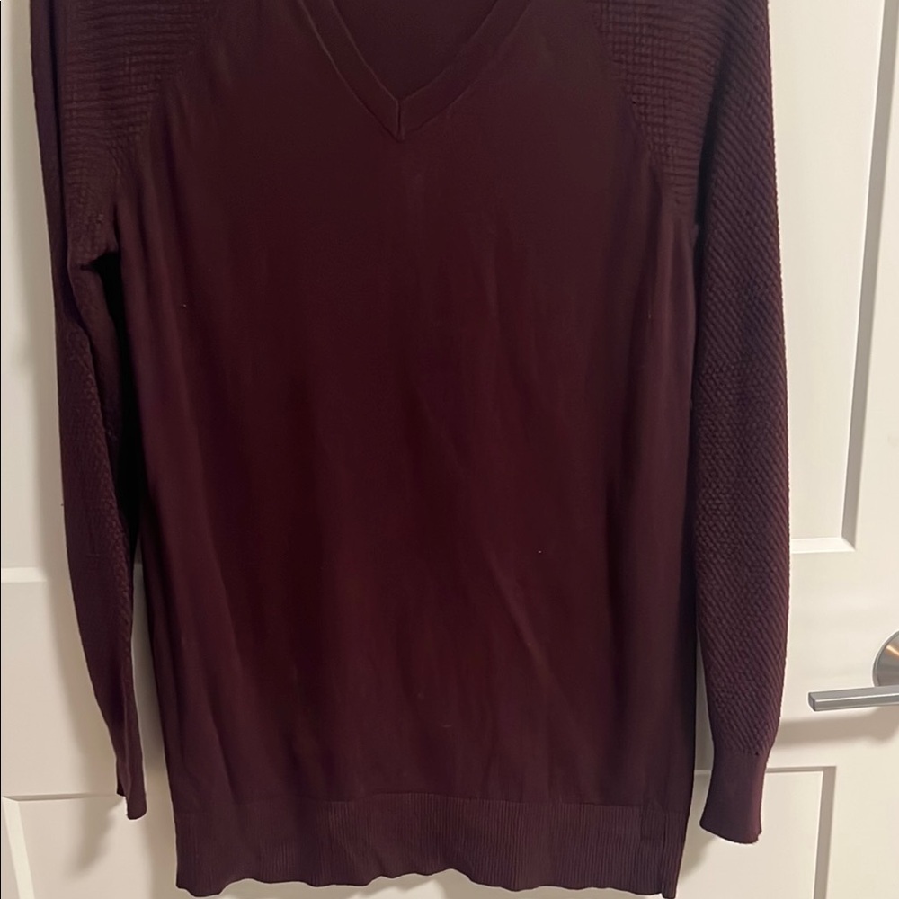 Loft - Women’s Burgundy V-Neck Sweater - Medium - Picture 5 of 7